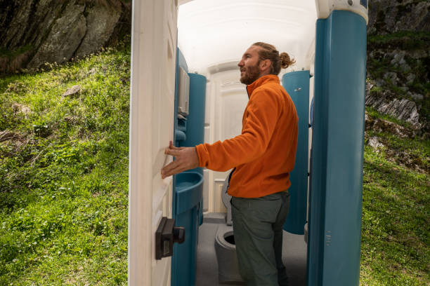 Best Luxury portable toilet rental  in Livonia, MI